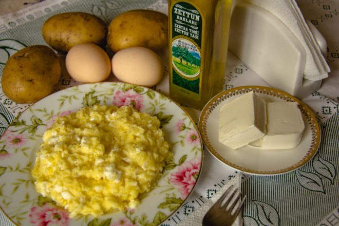 kartoflu omlet
